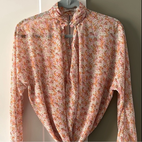 Bishop + Young Keyholes Blouse - Picture 13 of 13